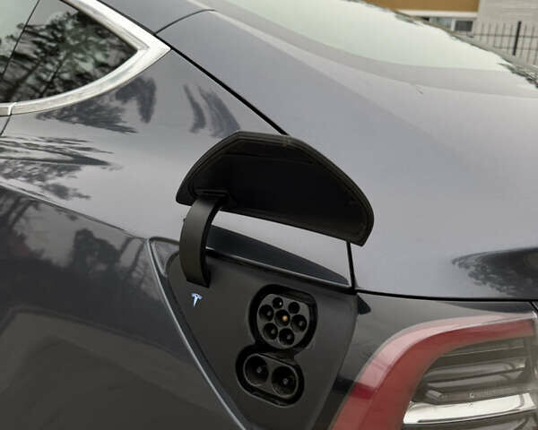 Серый Тесла Модель 3, объемом двигателя 0 л и пробегом 135 тыс. км за 16999 $, фото 44 на Automoto.ua