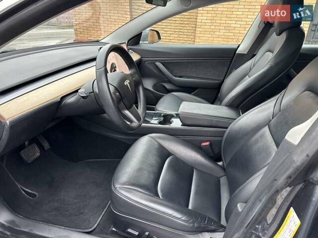 Серый Тесла Модель 3, объемом двигателя 0 л и пробегом 89 тыс. км за 18500 $, фото 13 на Automoto.ua