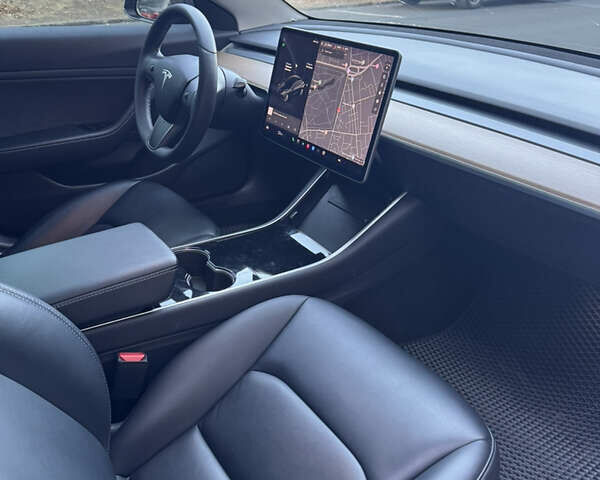 Сірий Тесла Модель 3, об'ємом двигуна 0 л та пробігом 70 тис. км за 18700 $, фото 7 на Automoto.ua