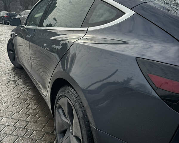 Серый Тесла Модель 3, объемом двигателя 0 л и пробегом 121 тыс. км за 16850 $, фото 8 на Automoto.ua