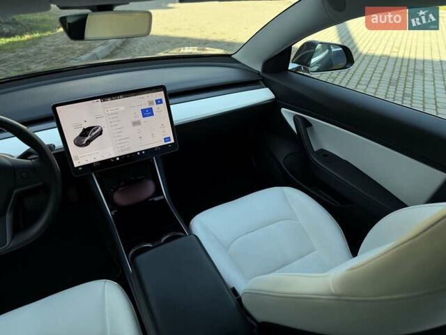 Серый Тесла Модель 3, объемом двигателя 0 л и пробегом 87 тыс. км за 21900 $, фото 35 на Automoto.ua