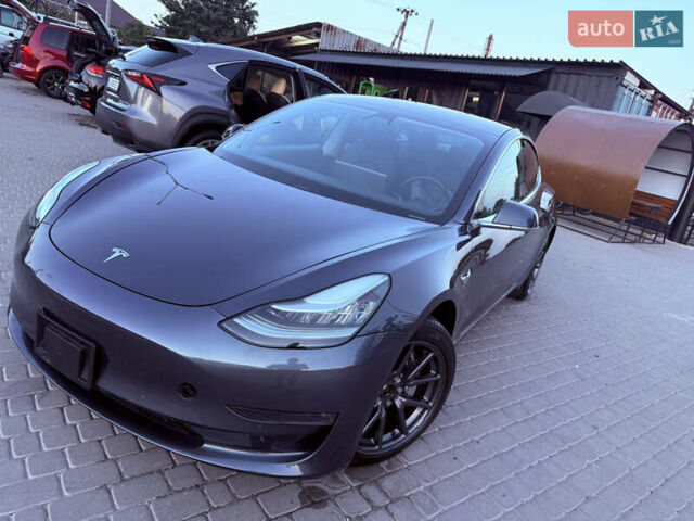 Серый Тесла Модель 3, объемом двигателя 0 л и пробегом 28 тыс. км за 19300 $, фото 14 на Automoto.ua