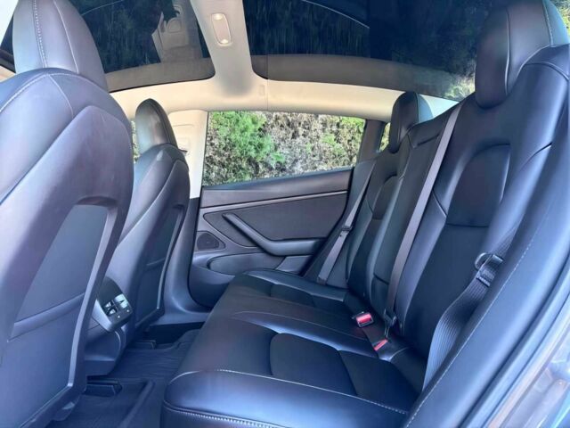 Сірий Тесла Модель 3, об'ємом двигуна 0 л та пробігом 34 тис. км за 10000 $, фото 10 на Automoto.ua