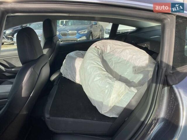 Серый Тесла Модель 3, объемом двигателя 0 л и пробегом 82 тыс. км за 18600 $, фото 13 на Automoto.ua