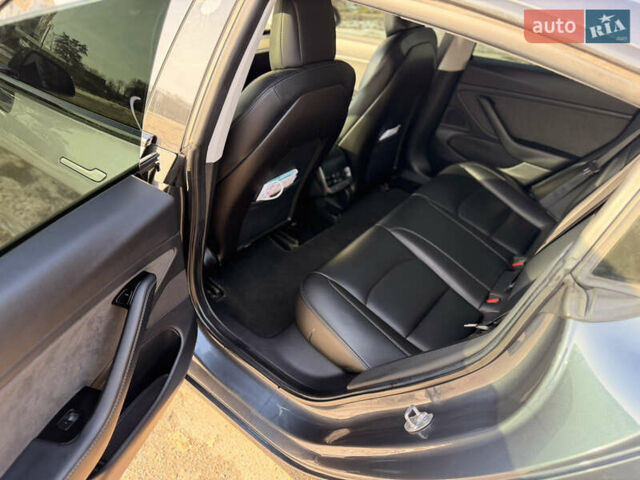 Сірий Тесла Модель 3, об'ємом двигуна 0 л та пробігом 171 тис. км за 17700 $, фото 6 на Automoto.ua