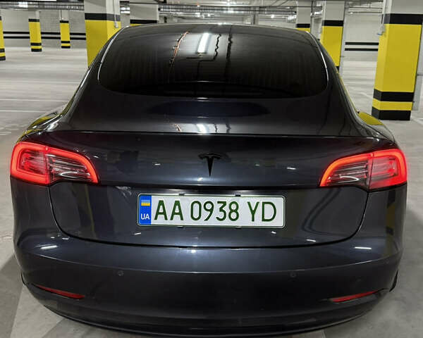 Серый Тесла Модель 3, объемом двигателя 0 л и пробегом 135 тыс. км за 19000 $, фото 5 на Automoto.ua