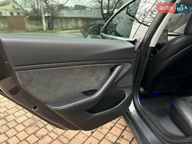 Сірий Тесла Модель 3, об'ємом двигуна 0 л та пробігом 150 тис. км за 16099 $, фото 15 на Automoto.ua