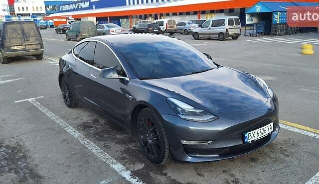 Сірий Тесла Модель 3, об'ємом двигуна 0 л та пробігом 49 тис. км за 21000 $, фото 1 на Automoto.ua