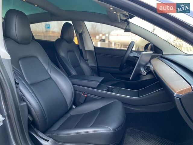 Серый Тесла Модель 3, объемом двигателя 0 л и пробегом 91 тыс. км за 18300 $, фото 13 на Automoto.ua