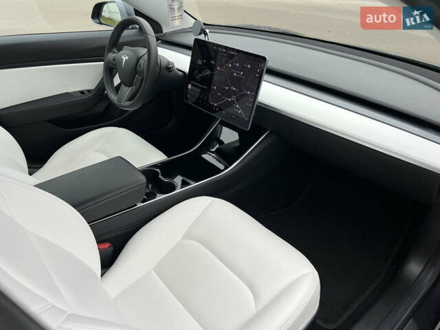 Сірий Тесла Модель 3, об'ємом двигуна 0 л та пробігом 110 тис. км за 20000 $, фото 7 на Automoto.ua