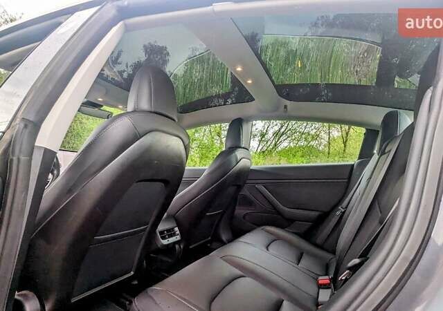 Серый Тесла Модель 3, объемом двигателя 0 л и пробегом 124 тыс. км за 20600 $, фото 10 на Automoto.ua