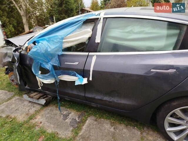 Серый Тесла Модель 3, объемом двигателя 0 л и пробегом 105 тыс. км за 7950 $, фото 9 на Automoto.ua