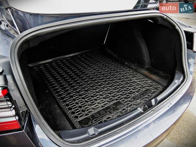 Сірий Тесла Модель 3, об'ємом двигуна 0 л та пробігом 89 тис. км за 18800 $, фото 13 на Automoto.ua