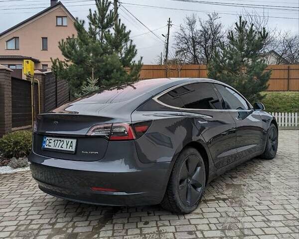 Серый Тесла Модель 3, объемом двигателя 0 л и пробегом 68 тыс. км за 23500 $, фото 6 на Automoto.ua