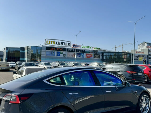 Сірий Тесла Модель 3, об'ємом двигуна 0 л та пробігом 112 тис. км за 19200 $, фото 12 на Automoto.ua