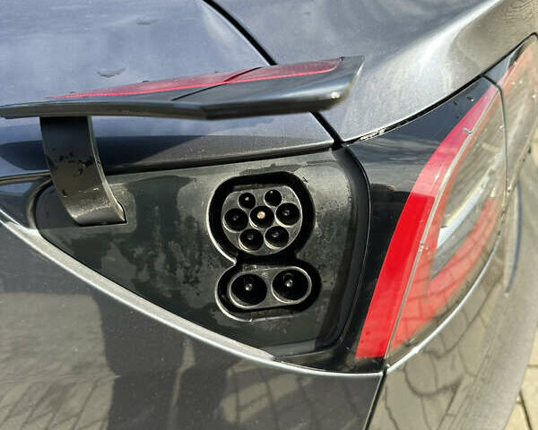 Сірий Тесла Модель 3, об'ємом двигуна 0 л та пробігом 90 тис. км за 21900 $, фото 14 на Automoto.ua