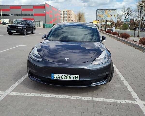 Серый Тесла Модель 3, объемом двигателя 0 л и пробегом 143 тыс. км за 26900 $, фото 13 на Automoto.ua