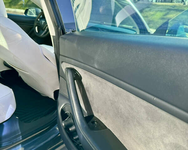 Серый Тесла Модель 3, объемом двигателя 0 л и пробегом 112 тыс. км за 23500 $, фото 40 на Automoto.ua