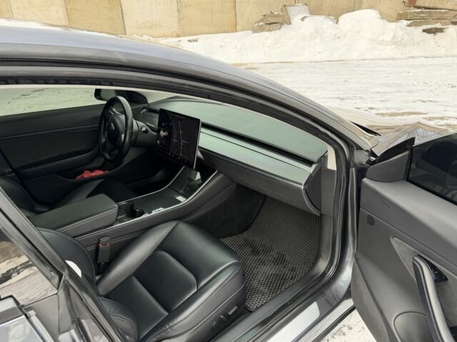 Сірий Тесла Модель 3, об'ємом двигуна 5 л та пробігом 150 тис. км за 17500 $, фото 11 на Automoto.ua