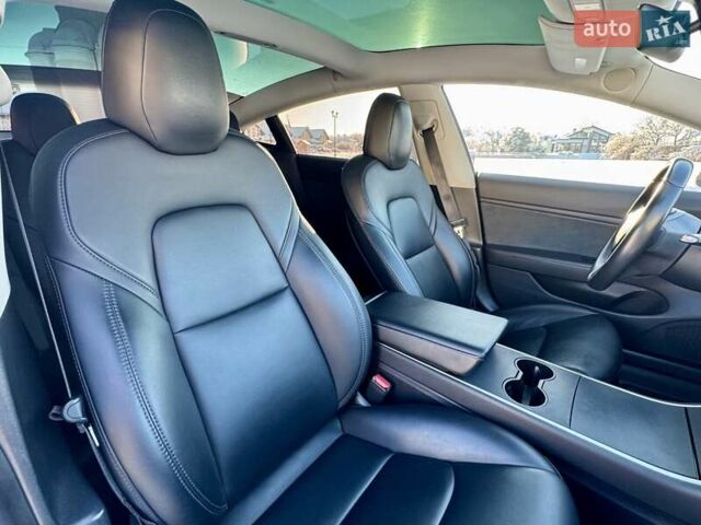 Серый Тесла Модель 3, объемом двигателя 0 л и пробегом 128 тыс. км за 19500 $, фото 14 на Automoto.ua