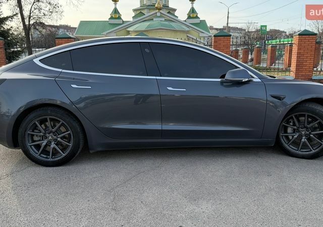 Серый Тесла Модель 3, объемом двигателя 0 л и пробегом 146 тыс. км за 18000 $, фото 3 на Automoto.ua