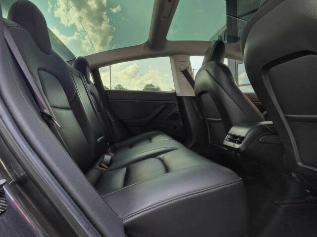 Серый Тесла Модель 3, объемом двигателя 0 л и пробегом 35 тыс. км за 10500 $, фото 8 на Automoto.ua