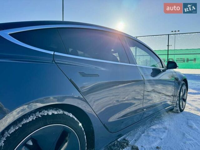 Серый Тесла Модель 3, объемом двигателя 0 л и пробегом 128 тыс. км за 19500 $, фото 1 на Automoto.ua