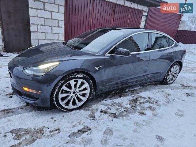 Серый Тесла Модель 3, объемом двигателя 0 л и пробегом 108 тыс. км за 18000 $, фото 1 на Automoto.ua