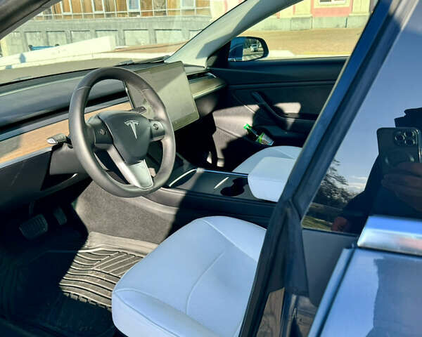 Серый Тесла Модель 3, объемом двигателя 0 л и пробегом 112 тыс. км за 23500 $, фото 49 на Automoto.ua