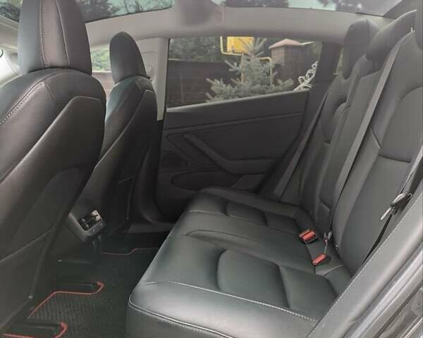 Серый Тесла Модель 3, объемом двигателя 0 л и пробегом 68 тыс. км за 23500 $, фото 18 на Automoto.ua