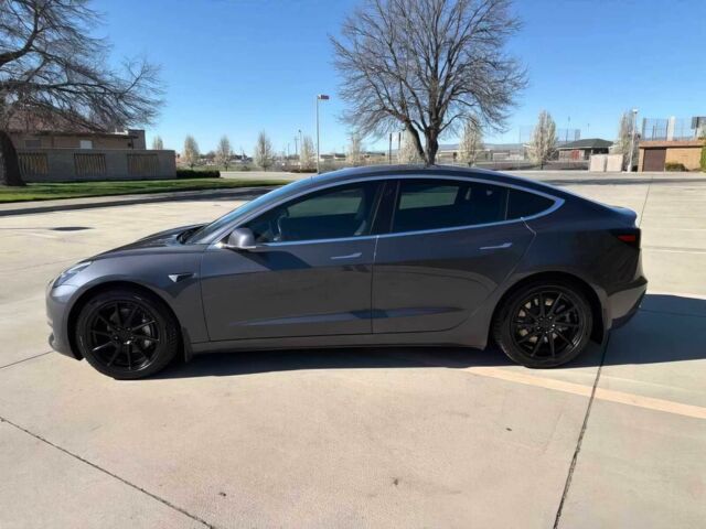 Сірий Тесла Модель 3, об'ємом двигуна 0 л та пробігом 34 тис. км за 10000 $, фото 2 на Automoto.ua