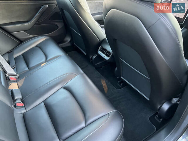 Серый Тесла Модель 3, объемом двигателя 0 л и пробегом 69 тыс. км за 17600 $, фото 12 на Automoto.ua