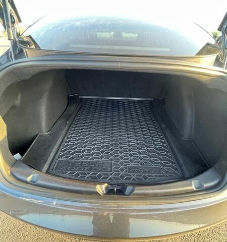 Сірий Тесла Модель 3, об'ємом двигуна 0 л та пробігом 119 тис. км за 17700 $, фото 11 на Automoto.ua