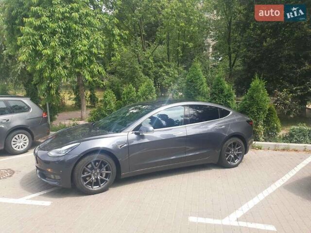 Серый Тесла Модель 3, объемом двигателя 0 л и пробегом 70 тыс. км за 18500 $, фото 24 на Automoto.ua