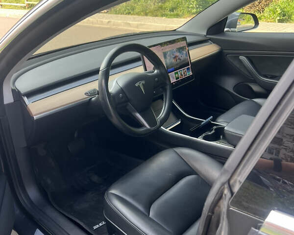 Серый Тесла Модель 3, объемом двигателя 0 л и пробегом 90 тыс. км за 15500 $, фото 14 на Automoto.ua