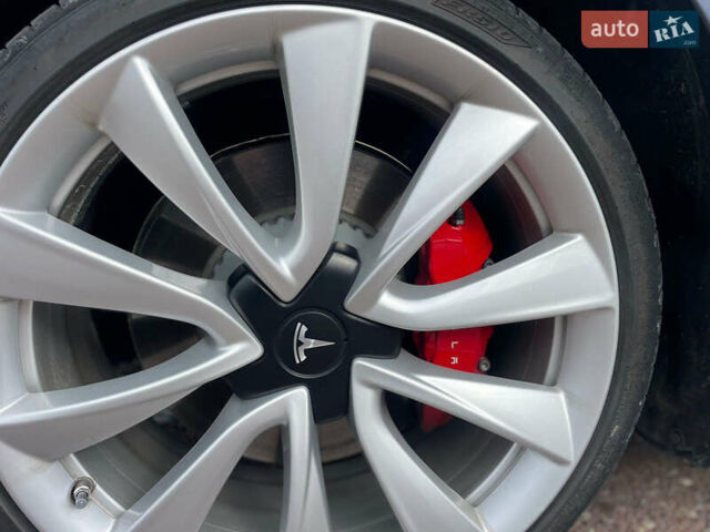 Серый Тесла Модель 3, объемом двигателя 0 л и пробегом 53 тыс. км за 21000 $, фото 13 на Automoto.ua