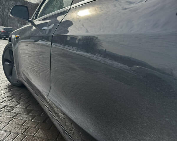 Серый Тесла Модель 3, объемом двигателя 0 л и пробегом 121 тыс. км за 16850 $, фото 9 на Automoto.ua