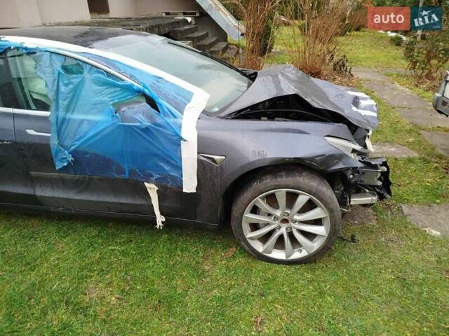 Серый Тесла Модель 3, объемом двигателя 0 л и пробегом 105 тыс. км за 7950 $, фото 14 на Automoto.ua