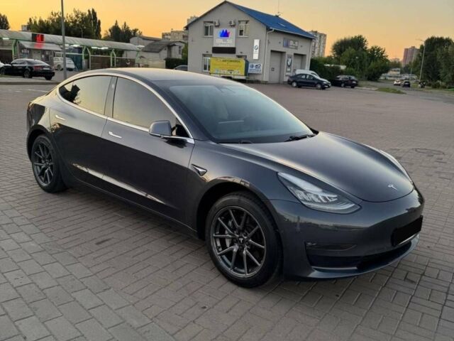 Серый Тесла Модель 3, объемом двигателя 0 л и пробегом 140 тыс. км за 14700 $, фото 6 на Automoto.ua