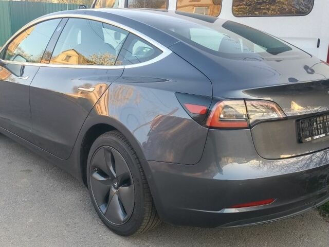 Серый Тесла Модель 3, объемом двигателя 0 л и пробегом 197 тыс. км за 15999 $, фото 5 на Automoto.ua