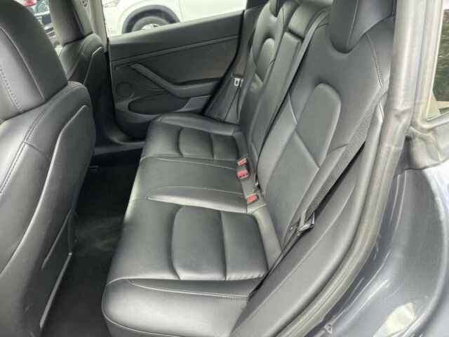 Сірий Тесла Модель 3, об'ємом двигуна 0 л та пробігом 48 тис. км за 10000 $, фото 11 на Automoto.ua