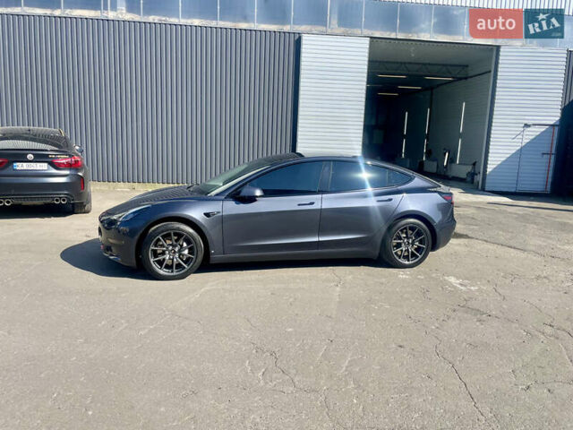 Серый Тесла Модель 3, объемом двигателя 0 л и пробегом 130 тыс. км за 19000 $, фото 7 на Automoto.ua