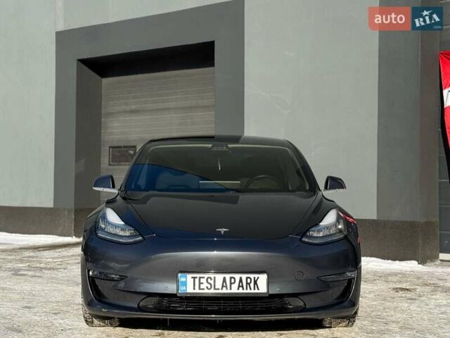 Сірий Тесла Модель 3, об'ємом двигуна 0 л та пробігом 65 тис. км за 20000 $, фото 2 на Automoto.ua