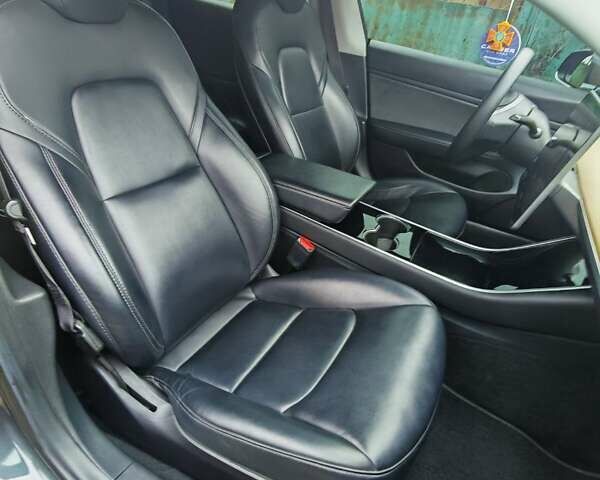 Серый Тесла Модель 3, объемом двигателя 0 л и пробегом 199 тыс. км за 16999 $, фото 4 на Automoto.ua