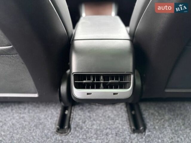 Серый Тесла Модель 3, объемом двигателя 0 л и пробегом 151 тыс. км за 15299 $, фото 20 на Automoto.ua