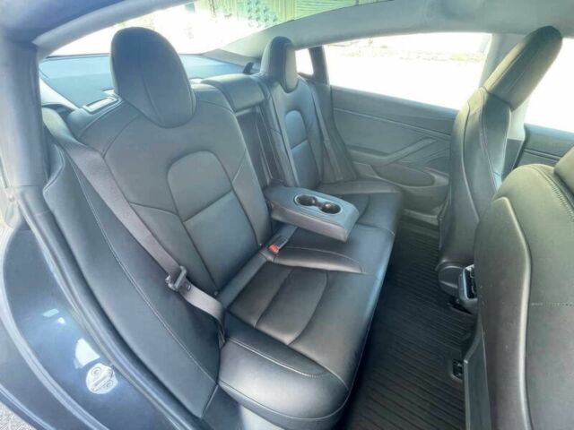 Сірий Тесла Модель 3, об'ємом двигуна 0 л та пробігом 50 тис. км за 9900 $, фото 10 на Automoto.ua