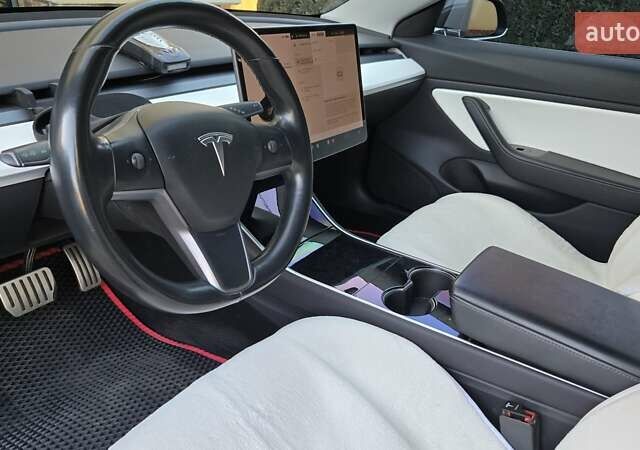 Сірий Тесла Модель 3, об'ємом двигуна 0 л та пробігом 96 тис. км за 29900 $, фото 9 на Automoto.ua