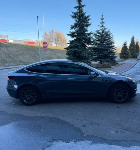 Серый Тесла Модель 3, объемом двигателя 0 л и пробегом 140 тыс. км за 16900 $, фото 8 на Automoto.ua