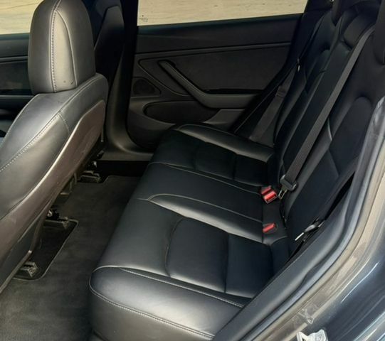 Серый Тесла Модель 3, объемом двигателя 0 л и пробегом 150 тыс. км за 17300 $, фото 9 на Automoto.ua