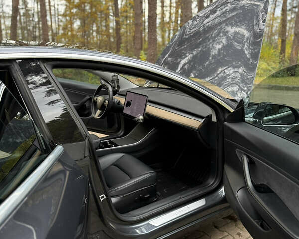 Серый Тесла Модель 3, объемом двигателя 0 л и пробегом 108 тыс. км за 18800 $, фото 19 на Automoto.ua
